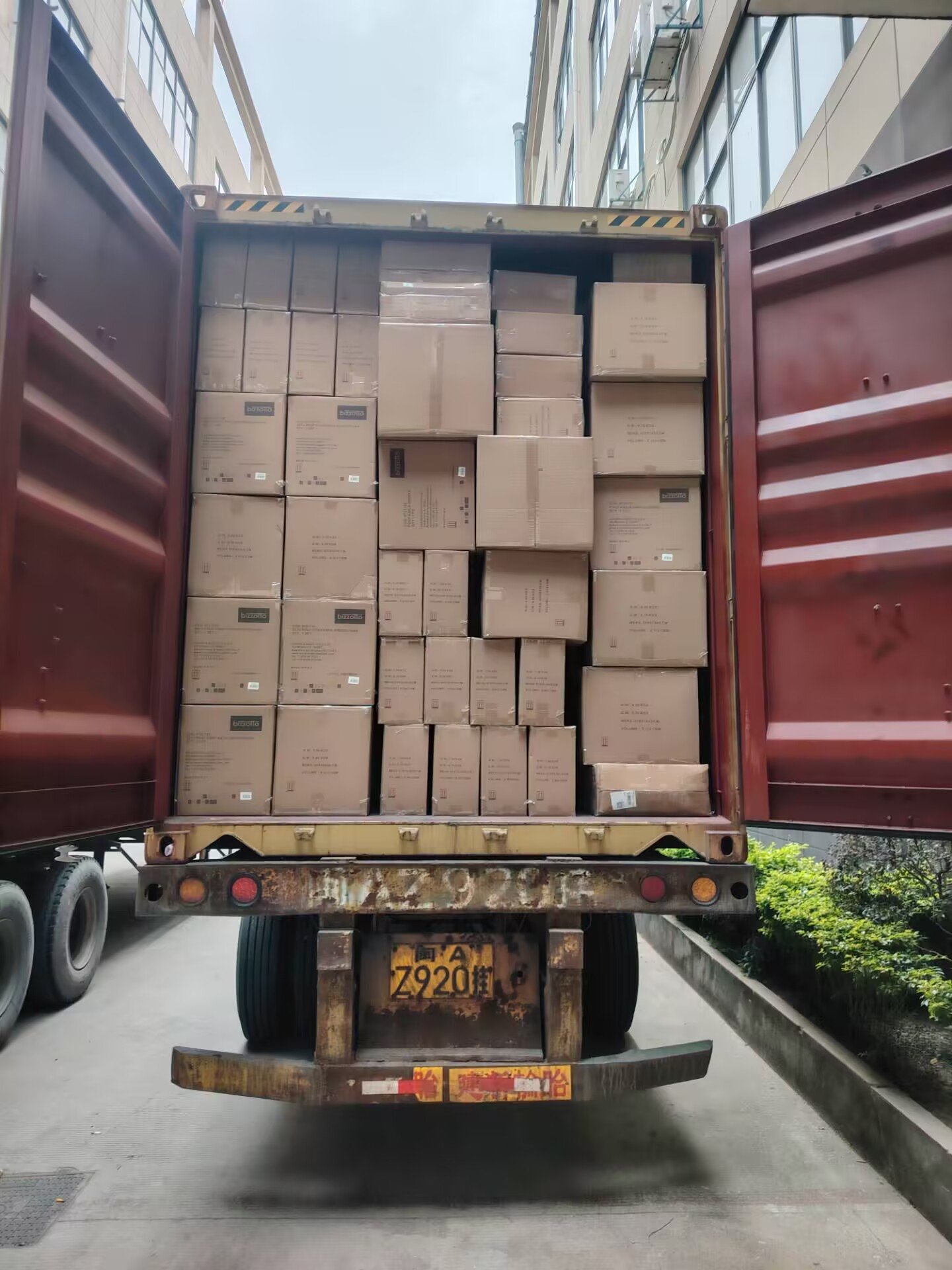 Modern Round Ottoman Sourcing Guide: 2026 Trends & Factory Costs